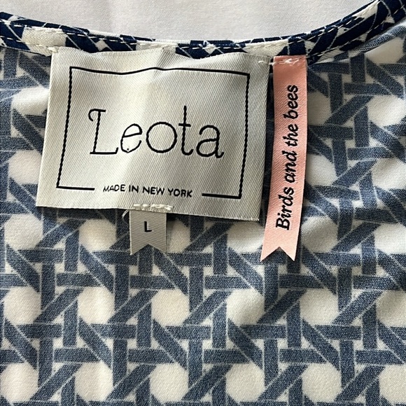 Leota Birds and the Bees Wrap Dress - Picture 3 of 5